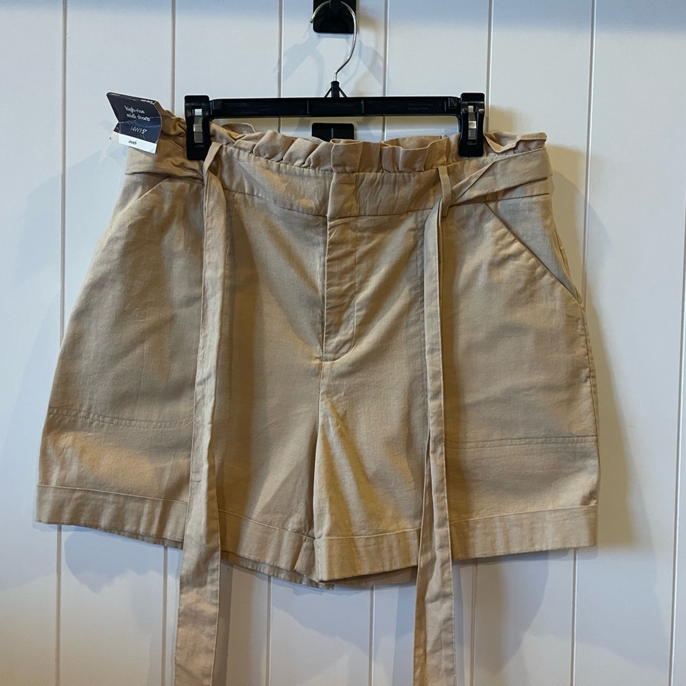 NWT Ava & Viv High Rise Midi Shorts (khaki)